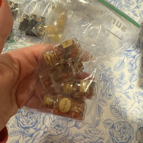 CRAFT SUPPLIES Lot of crushed healing crystals - Picture 6 of 9